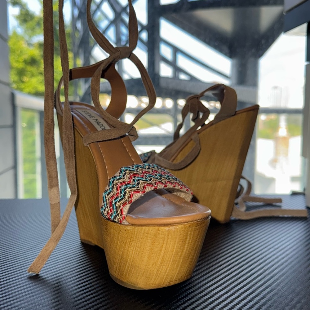 STEVE MADDEN WEDGES